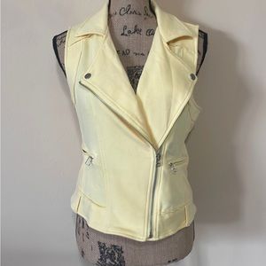 Kut from the kloth zipper front jacket without sleeve Sz: S